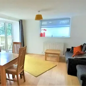 2-bedroom-victorian-garden-flat.brighton-hotels-england.com/