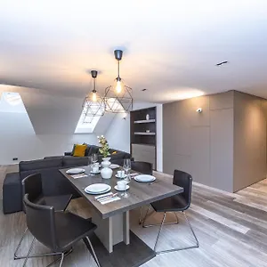 Wishlist Residences - Old Town Square Apartment Prag